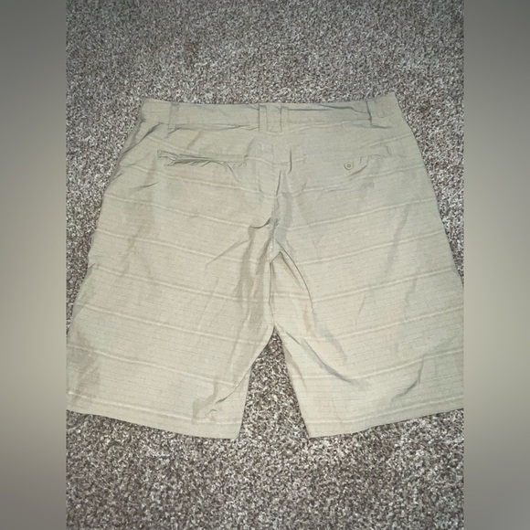 🩵Men’s 34 shorts tan very comfy - Picture 2 of 2